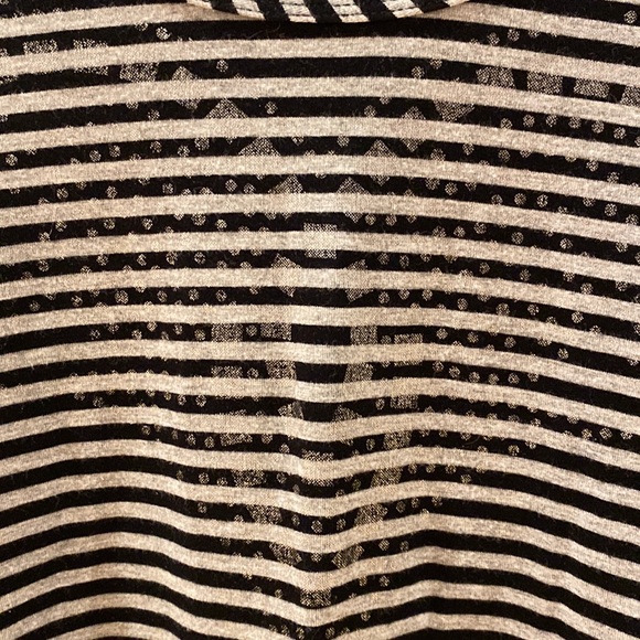 Claire France Black and White Striped Top with Design - Picture 3 of 6